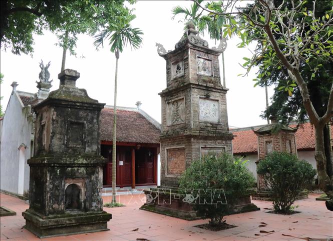 Trong ảnh: Vườn tháp cổ tại chùa Bút Tháp. Ảnh: Thanh Thương - TTXVN