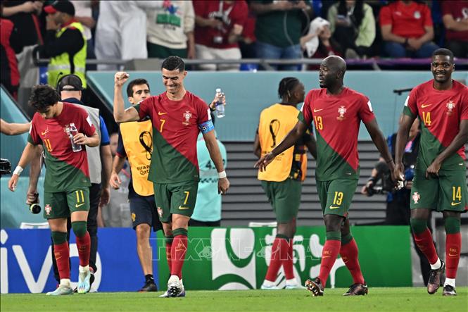 Các cầu thủ Bồ Đào Nha ăn mừng chiến thắng trước đội tuyển Ghana