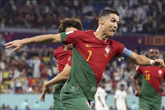 Tiền đạo Cristiano Ronaldo của Bồ Đào Nha ăn mừng bàn thắng vào lưới đội tuyển Ghana. Ảnh: THX/TTXVN