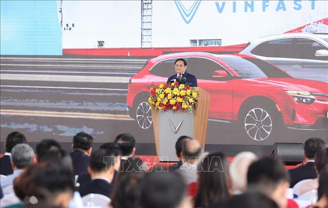 VinFast exports first batch of electronic vehicles to US - VNA Photos ...