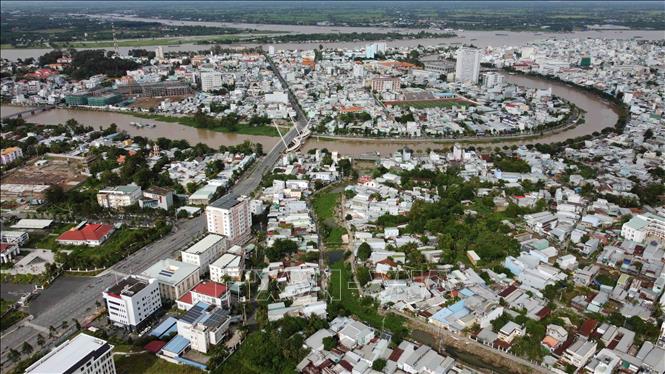 Thành phố Long Xuyên có diện tích khoảng 115 km², dân số hơn 272.360 người, gồm 13 đơn vị hành chính (11 phường và 2 xã). Ảnh: Vũ Sinh - TTXVN