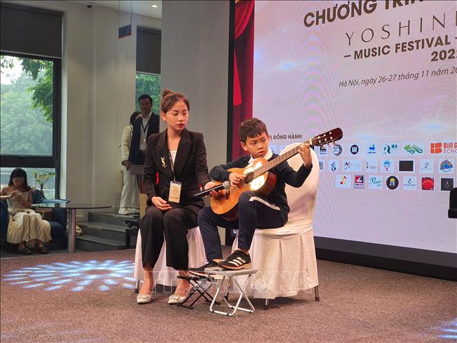 Thí sinh Lê Hồng Sang, bảng 10-12 tuổi tham gia dự thi. Ảnh: Nguyễn Cúc-TTXVN