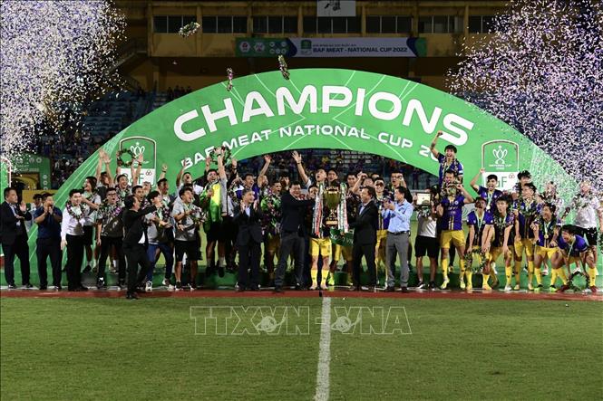 CLB Hà Nội vô địch Cúp Quốc gia 2022 sau chiến thắng 2-0 trước CLB Bình Định. Ảnh: TTXVN