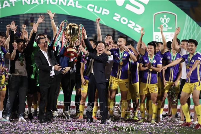 CLB Hà Nội vô địch Cúp Quốc gia 2022 sau chiến thắng 2-0 trước CLB Bình Định. Ảnh: TTXVN