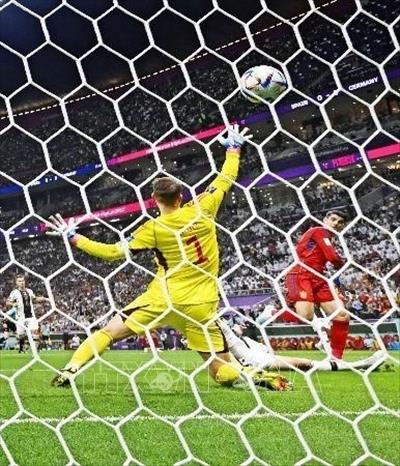 Trong ảnh: Thủ môn  Manuel Neuer, đội tuyển Đức trong trận đấu với đội tuyển Tây Ban Nha ở bảng E World Cup 2022 ngày 27/11/2022. Ảnh: THX/TTXVN