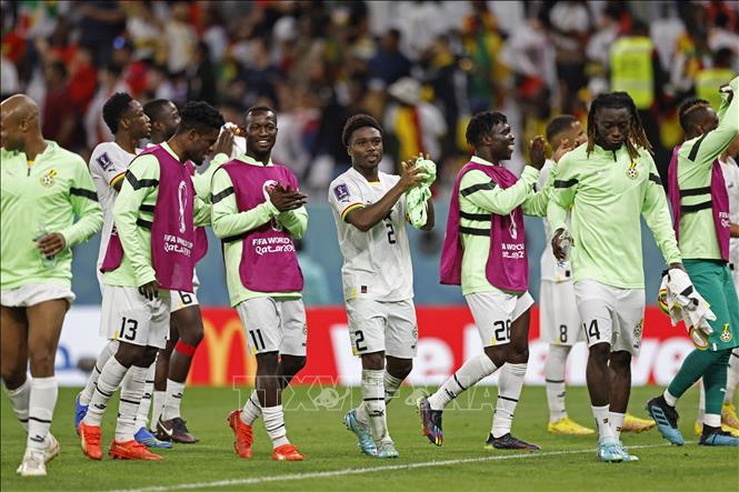 Niềm vui của các cầu thủ Ghana sau khi giành chiến thắng 3-2 trước Hàn Quốc. Ảnh: AFP/TTXVN