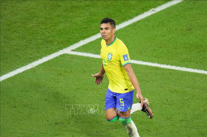 Tiền vệ Brazil Casemiro ăn mừng bàn thắng vào lưới tuyển Thuỵ Sĩ. Ảnh: THX/TTXVN