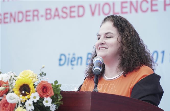 Trong ảnh: Bà Elisa Fernandez Saenz, Trưởng đại diện Cơ quan Liên hợp quốc về bình đẳng giới và trao quyền cho phụ nữ UN WOMEN tại Việt Nam phát biểu. Ảnh: Xuân Tư – TTXVN
