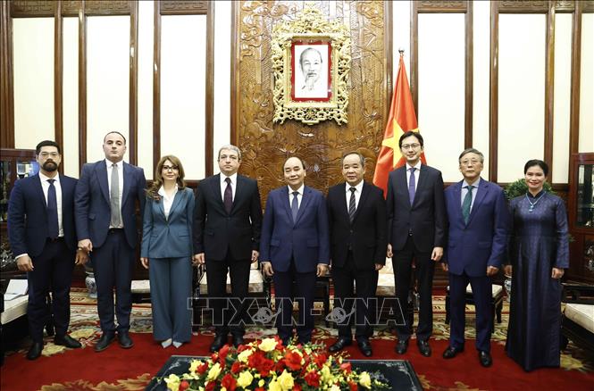 Chủ tịch nước Nguyễn Xuân Phúc tiếp Đại sứ Azerbaijan Shovgi Kamal Oglu Mehdizade. Ảnh: Thống Nhất – TTXVN