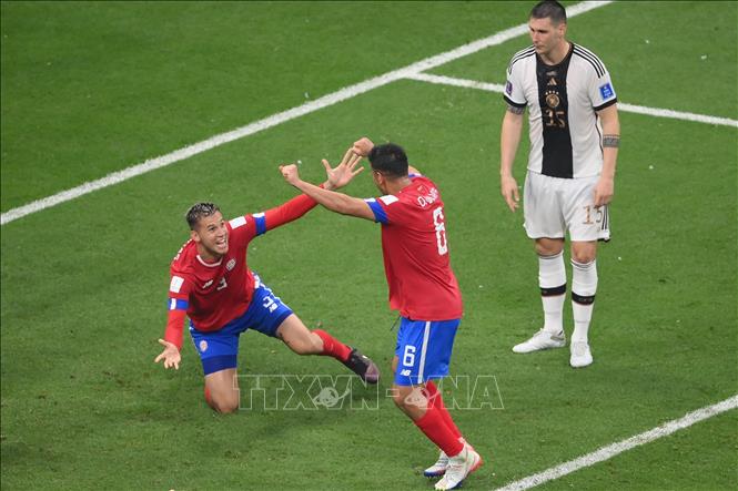 Các cầu thủ Costa Rica ăn mừng bàn thắng vào lưới đối thủ. Ảnh: AFP/TTXVN