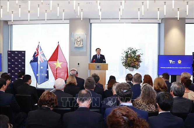 National Assembly Chairman Vuong Dinh Hue attends the Vietnam-Australia Education Cooperation Forum in Melbourne on December 2. VNA Photo: Doãn Tấn