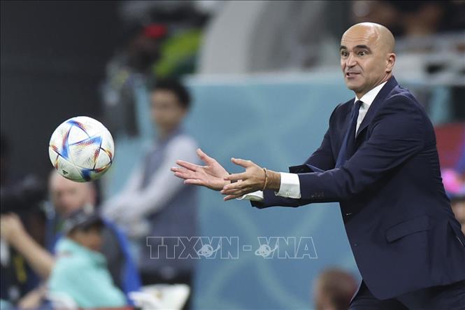 Trong ảnh: Huấn luyện viên Roberto Martinez trong trận đấu giữa đội tuyển Croatia và Bỉ ở Qatar, ngày 1/12/2022. Ảnh: AFP/TTXVN