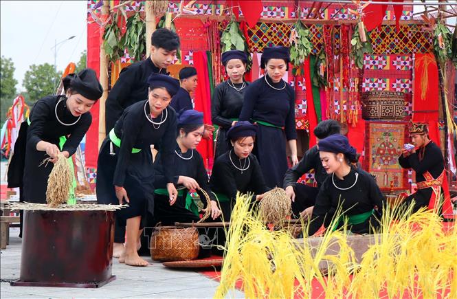 Trích đoạn Lễ hội Then Pang Mẫu của dân tộc Tày, tỉnh Lào Cai. Ảnh: Trung Kiên - TTXVN