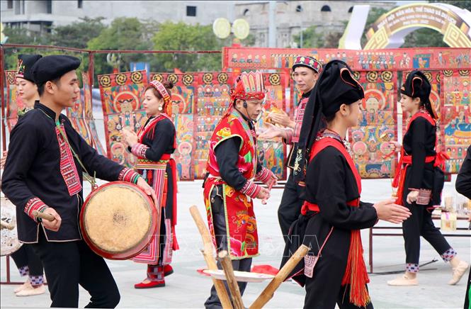 Trích đoạn Lễ hội Cầu mùa của đồng bào Dao đỏ, tỉnh Yên Bái. Ảnh: Trung Kiên - TTXVN