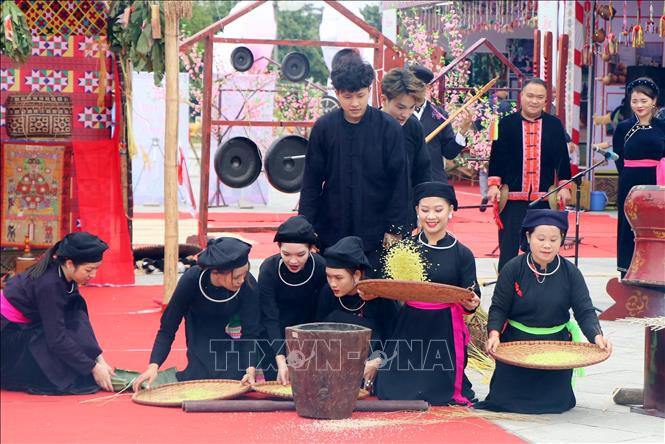 Trích đoạn Lễ hội Then Pang Mẫu của dân tộc Tày, tỉnh Lào Cai. Ảnh: Trung Kiên - TTXVN