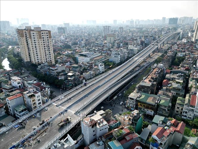 Nhánh lên, xuống tại nút giao Ngã Tư Vọng. Ảnh: Tuấn Anh – TTXVN