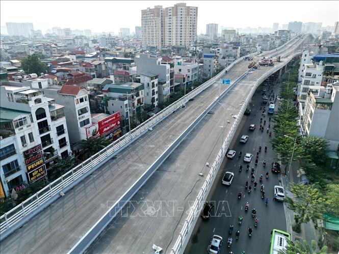 Khi dự án hoàn thành và đi vào vận hành sẽ giúp thay đổi bộ mặt tuyến Vành đai 2 tại khu vực này, giảm ùn tắc giao thông cho đường Trường Chinh, Đại La, Minh Khai... góp phần hoàn thiện quy hoạch giao thông của Hà Nội. Ảnh: Tuấn Anh – TTXVN