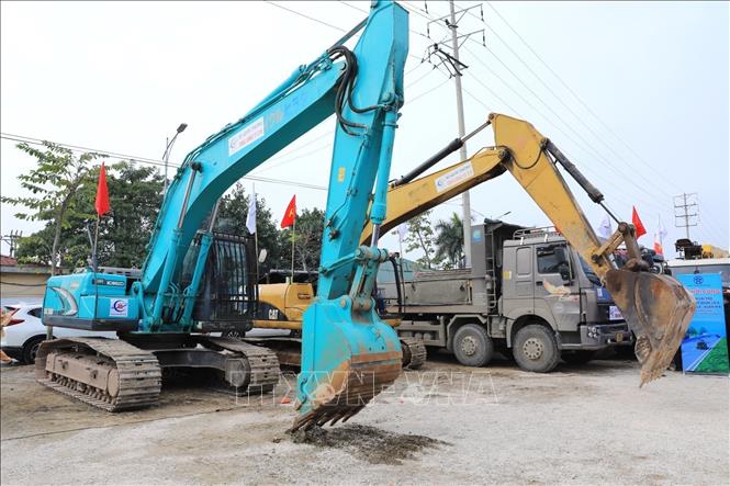 Khởi công Dự án cải tạo, nâng cấp Quốc lộ 6 đoạn Ba La - Xuân Mai. Ảnh: Tuấn Anh - TTXVN
