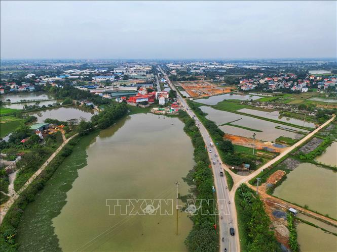 Đoạn Quốc lộ 6 chạy qua huyện Chương Mỹ, quận Hà Đông. Ảnh: Tuấn Anh - TTXVN