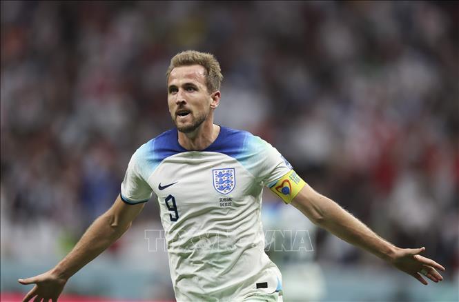 Pha ăn mừng của tiền đạo Harry Kane sau khi ghi bàn thắng nhân đôi cách biệt cho tuyển Anh trước Senegal. Ảnh: THX/ TTXVN