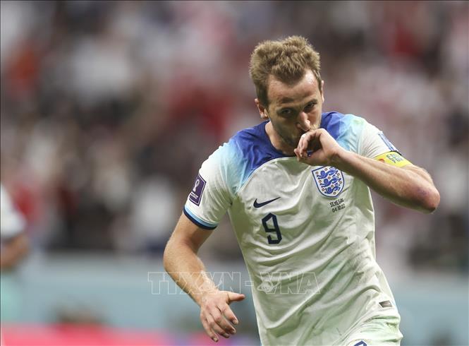 Pha ăn mừng của tiền đạo Harry Kane sau khi ghi bàn thắng nhân đôi cách biệt cho tuyển Anh trước Senegal. Ảnh: THX/ TTXVN