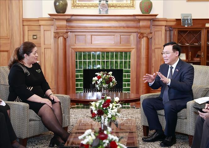National Assembly Chairman Vuong Dinh Hue meets with Governor-General of New Zealand Dame Cindy Kiro in Wellington on December 5. VNA Photo: Doãn Tấn