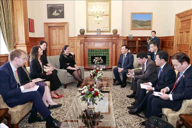National Assembly Chairman Vuong Dinh Hue meets with Governor-General of New Zealand Dame Cindy Kiro in Wellington on December 5. VNA Photo: Doãn Tấn