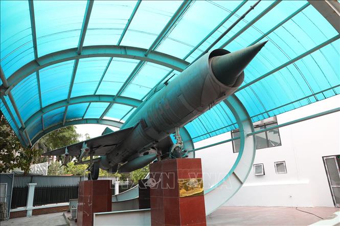Máy bay Mic 21 (số hiệu 5033) của Bộ đội không quân Việt Nam sử dụng bảo vệ Hà Nội, bắn rơi 3 máy bay F4 của Mỹ năm 1972. Ảnh: Hoàng Hiếu - TTXVN 