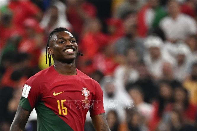 Tiền đạo Bồ Đào Nha Rafael Leao ăn mừng bàn thắng ấn định tỷ số 6-1 cho đội nhà trước Thuỵ Sĩ. Ảnh: AFP/TTXVN