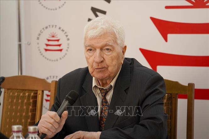 Nhà Việt Nam học Evgeny V. Kobelev phát biểu tại Buổi giới thiệu cuốn sách 