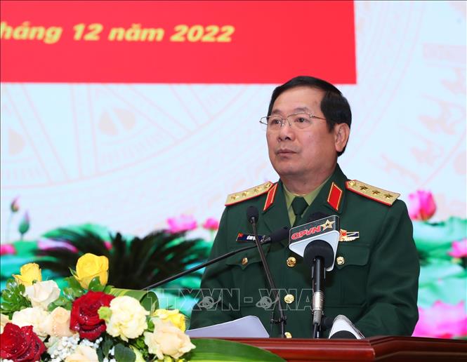 Thượng tướng Lê Huy Vinh, Thứ trưởng Bộ Quốc phòng, Trưởng Ban Tổ chức hội thảo phát biểu đề dẫn. Ảnh: Trọng Đức - TTXVN
