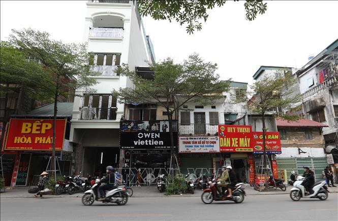 Cuộc sống thường nhật của những phố Khâm Thiên ngày nay, nơi đây từ số nhà 302-304 phố Khâm Thiên bị bom B-52 phá hủy toàn toàn tối 26/12/1972. Ảnh: Hoàng Hiếu - TTXVN