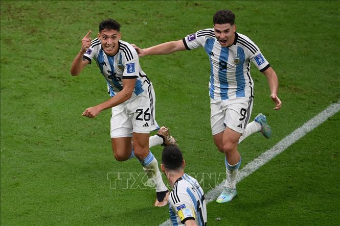 Trong ảnh: Trung vệ Argentina Nahuel Molina (26) ăn mừng bàn mở tỷ số vào lưới Hà Lan. Ảnh: AFP/TTXVN