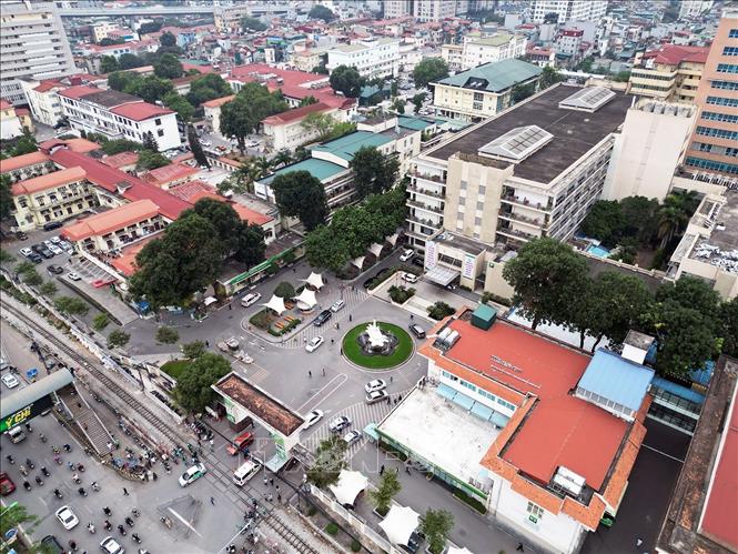 Bệnh viện Bạch Mai ngày càng khang trang, hiện đại - nơi đây bị máy bay Mỹ B-52 ném bom phá hủy. Ảnh: Tuấn Anh - TTXVN