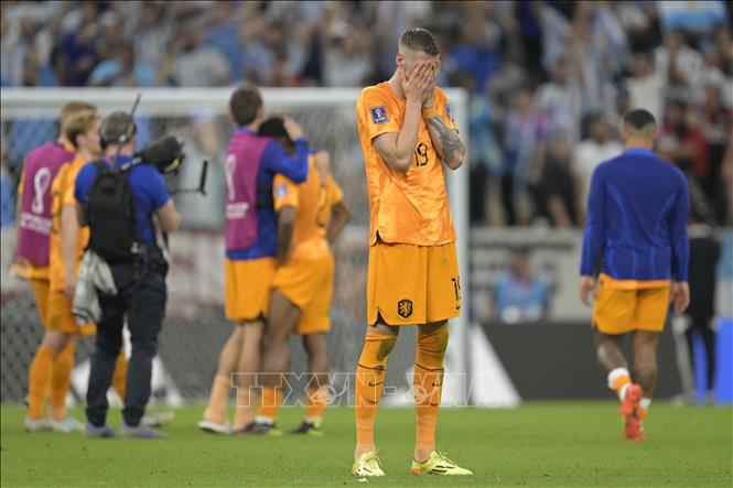 Tiền đạo Wout Weghorst (số 19) lập cú đúp nhưng vẫn không giúp Hà Lan vào được bán kết. Ảnh: AFP/TTXVN