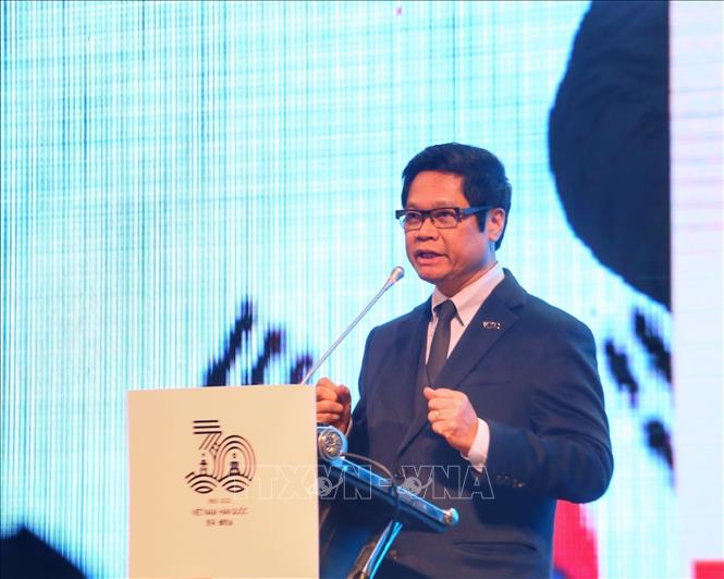 President of the Vietnam-Korea Friendship Association Vu Tien Loc speaks at the event. VNA Photo: Tuấn Đức