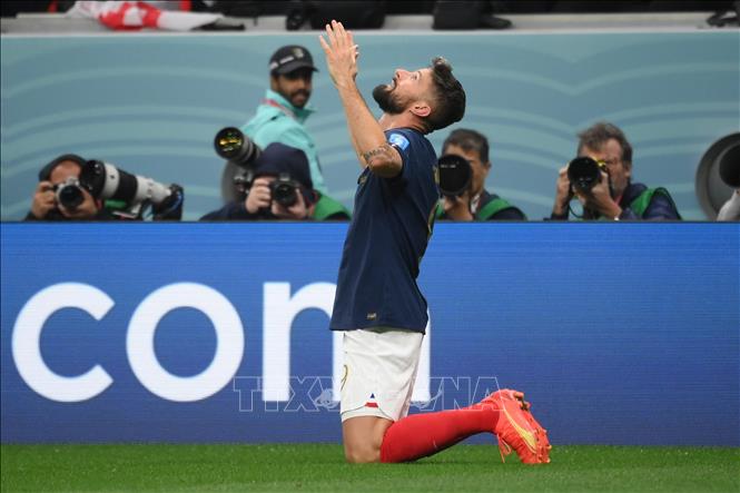 Tiền đạo Pháp Olivier Giroud xuất sắc ghi bàn nâng tỷ số cách biệt cho đội nhà. Ảnh: AFP/TTXVN