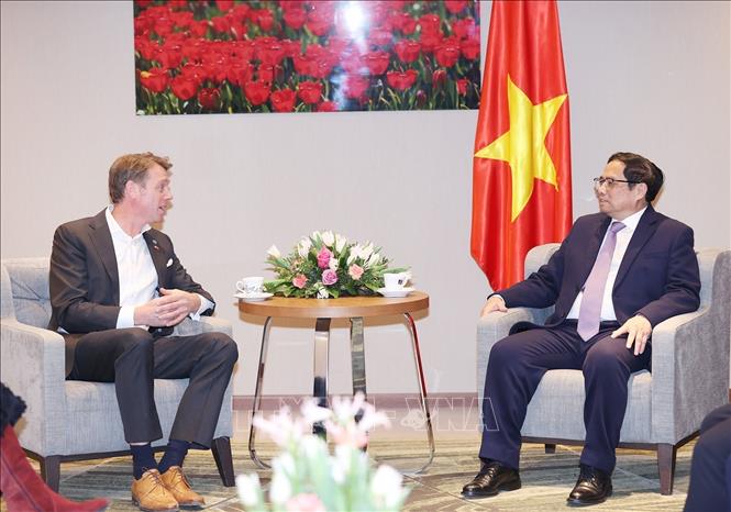 Thủ tướng Phạm Minh Chính tiếp ông Evert Lichtenbelt, CEO của Tập đoàn Harvest Waste. Ảnh: Dương Giang-TTXVN