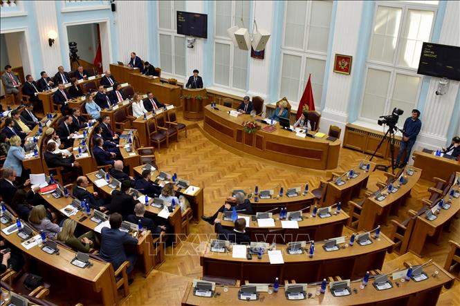 Trong ảnh: Quang cảnh một phiên họp Quốc hội Montenegro ở Cetinje, ngày 28/4/2022. Ảnh: AFP/TTXVN