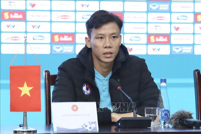 Đội trưởng đội tuyển Việt Nam Quế Ngọc Hải phát biểu tại Họp báo. Ảnh: Minh Quyết - TTXVN