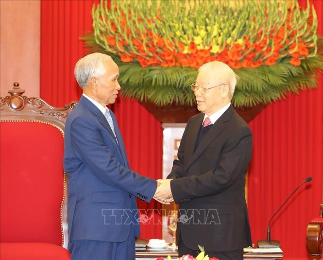 Tổng Bí thư Nguyễn Phú Trọng tiếp đồng chí Khamphan Pheuyavong, Bí thư Trung ương Đảng, Trưởng ban Tuyên huấn, Chủ tịch Hội đồng Lý luận Trung ương Đảng Nhân dân Cách mạng Lào. Ảnh: Trí Dũng - TTXVN