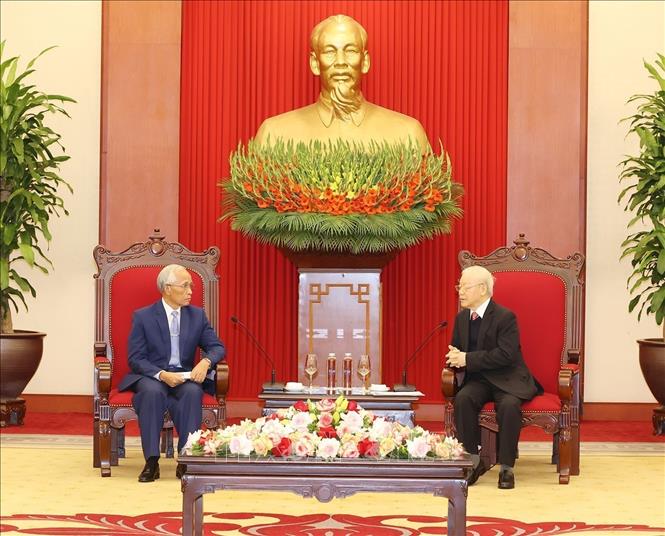 Tổng Bí thư Nguyễn Phú Trọng tiếp đồng chí Khamphan Pheuyavong, Bí thư Trung ương Đảng, Trưởng ban Tuyên huấn, Chủ tịch Hội đồng Lý luận Trung ương Đảng Nhân dân Cách mạng Lào. Ảnh: Trí Dũng - TTXVN