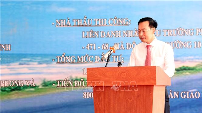 Trong ảnh: Phó Chủ tịch UBND tỉnh Kiên Giang Nguyễn Thanh Nhàn phát biểu tại Lễ khởi công. Ảnh: Lê Sen - TTXVN