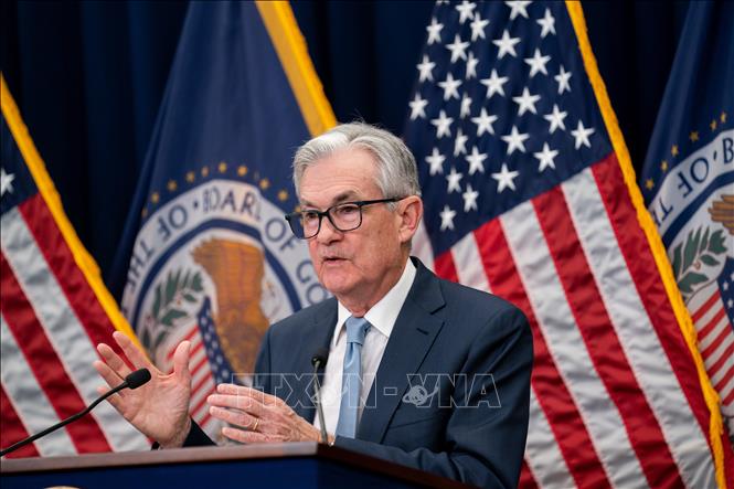 Trong ảnh: Chủ tịch Ngân hàng dự trữ liên bang Mỹ (FED) Jerome Powell trong cuộc họp báo công bố quyết định tăng lãi suất mới, tại Washington, DC ngày 14/12/2022. Ảnh: THX/TTXVN