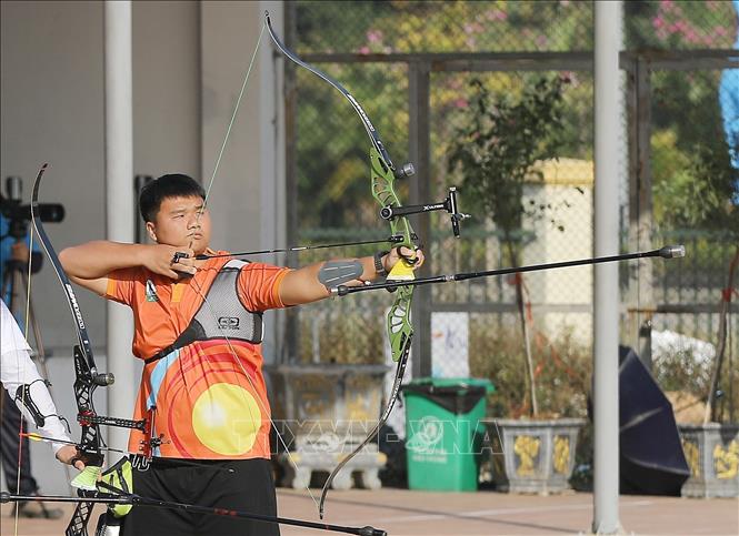 Cung thủ Nguyễn Duy của đội Vĩnh Long giành Huy chương Vàng nội dung cá nhân, Cung 1 dây 70 mét. Ảnh: Trung Kiên - TTXVN