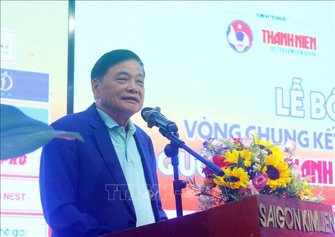 Nhà báo Nguyễn Công Khế, Trưởng Ban tổ chức giải đấu phát biểu tại buổi họp báo. Anh: Tá Chuyên - TTXVN