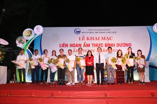 Khai mạc Liên hoan ẩm thực tỉnh Bình Dương lần thứ 4 năm 2022. Ảnh: Chí Tưởng -TTXVN