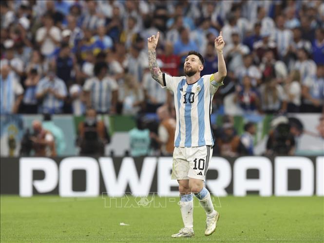 Không ai có thể phủ nhận tài năng của Lionel Messi trong bóng đá và đặc biệt là ở World Cup. Một số những pha bóng xuất sắc của anh đã trở thành truyền thuyết và vẫn được nhắc đến nhiều năm sau đó. Nếu bạn là một fan của anh ta, hãy xem các hình ảnh liên quan đến Messi tại World Cup.