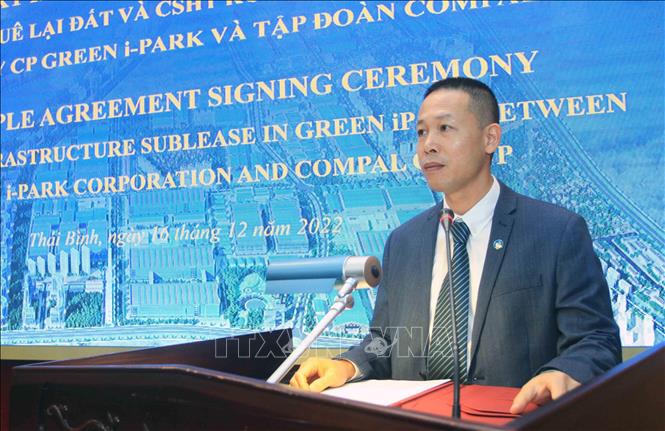 General Director of Green i - Park JSC Bui The Long speaks at the ceremony. VNA Photo: Thế Duyệt 