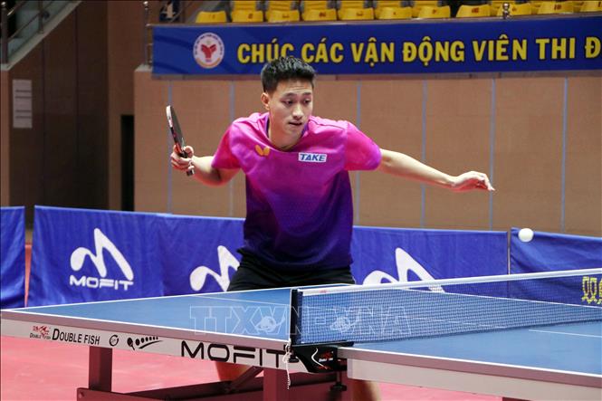 Pha bóng tấn công của vận động viên Nguyễn Anh Tú của Hà Nội. Ảnh: Mạnh Tú - TTXVN